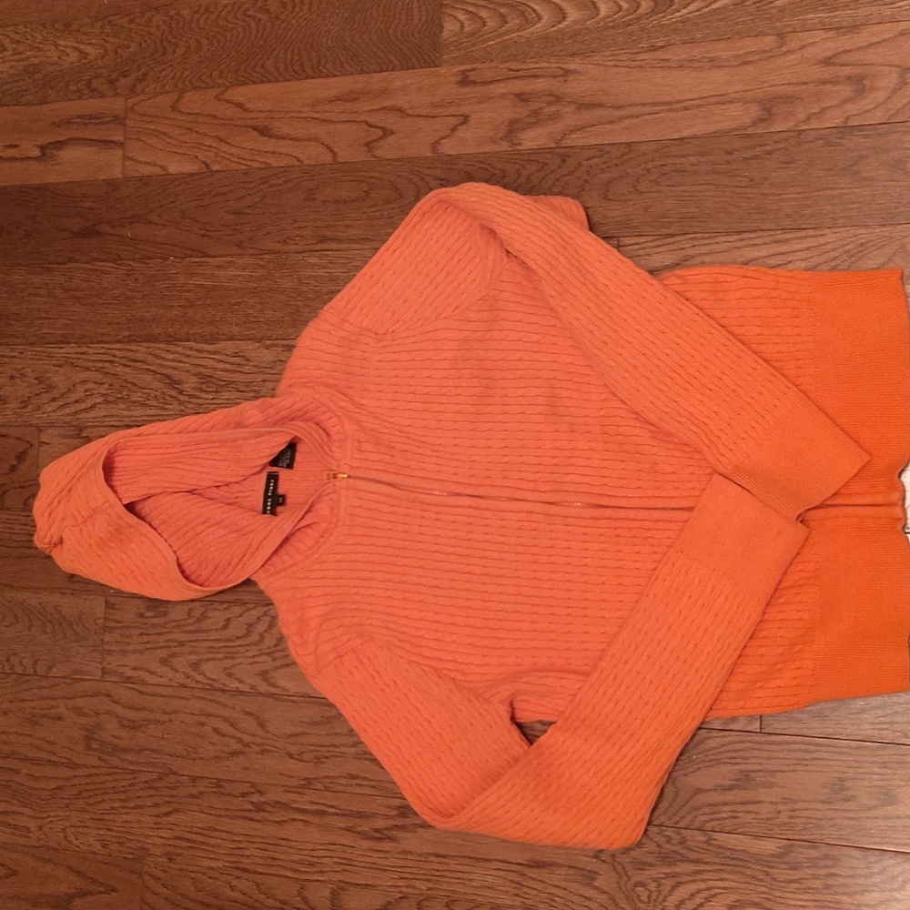 Jeanne Pierre size medium women's zip up sweater